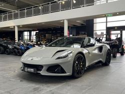 Grau Neu 2026 Lotus Emira Coupé | 122.400 € (Etwas zu teuer)