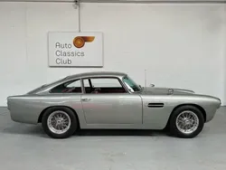 Aston Martin DB4