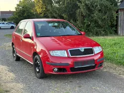 Rot Gebraucht 2005 Skoda Fabia Kleinwagen | 350 € (Superpreis)