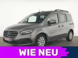 Grau Gebraucht 2023 Mercedes T180 Progressive Van / Kleinbus | 26.949 € (Fairer Preis)