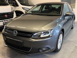 Grau Gebraucht 2013 VW Jetta Life Limousine | 9.999 € (Etwas zu teuer)