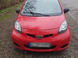 Rot Gebraucht 2009 Toyota Aygo Kleinwagen | 1.600 € (Fairer Preis)