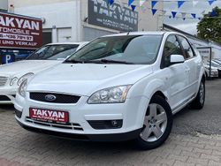 Weiß Gebraucht 2007 Ford Focus Style Kombi | 1.990 € (Fairer Preis)