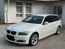 Weiß Gebraucht 2009 BMW 318 Sport Line Limousine | 4.600 € (Fairer Preis)