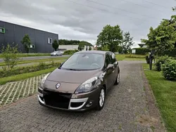Braun Gebraucht 2010 Renault Scénic III Van / Kleinbus | 3.850 € (Guter Preis)