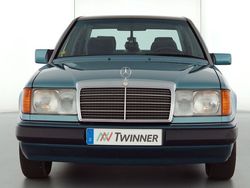 Grün Gebraucht 1991 Mercedes E230 Limousine | 6.999 €