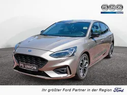 Beige metallic Gebraucht 2019 Ford Focus ST-Line Kleinwagen | 13.990 € (Guter Preis)
