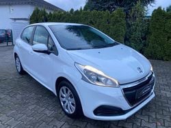 Weiß Gebraucht 2016 Peugeot 208 Active Kleinwagen | 5.790 € (Fairer Preis)