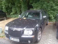 Schwarz Gebraucht 2006 Chrysler 300C Touring Kombi | 2.499 € (Fairer Preis)