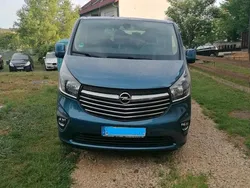 Blau Gebraucht 2017 Opel Vivaro Van | 25.450 €