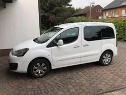 Weiß Gebraucht 2016 Citroën Berlingo SELECTION Van / Kleinbus | 19.250 €