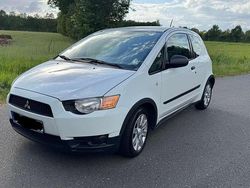 Weiß Gebraucht 2010 Mitsubishi Colt Edition Limousine | 3.800 € (Fairer Preis)