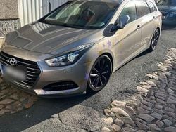 Beige Gebraucht 2016 Hyundai i40 Premium Kombi | 17.500 € (Teuer)