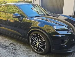 Schwarz Gebraucht 2025 Porsche Macan 4 Electric SUV | 89.999 € (Guter Preis)