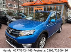 Blau Gebraucht 2014 Dacia Sandero Stepway Limousine | 6.990 € (Fairer Preis)