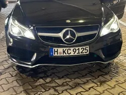 Schwarz Gebraucht 2013 Mercedes 220 Cabrio | 16.900 €