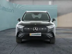 Grau Gebraucht 2023 Mercedes GLC300 SUV | 76.799 €