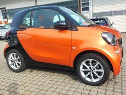 Orange Gebraucht 2016 Smart ForTwo Coupé Kleinwagen | 6.495 € (Fairer Preis)