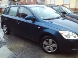 Blau Gebraucht 2009 Kia Ceed Attract Limousine | 2.400 € (Guter Preis)