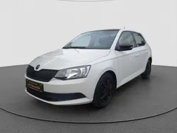 Weiß Gebraucht 2016 Skoda Fabia Active Limousine | 7.490 € (Fairer Preis)