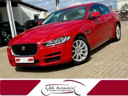 Rot Gebraucht 2018 Jaguar XE Limousine | 15.890 €