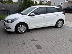 Weiß Gebraucht 2016 Hyundai i20 Classic Kleinwagen | 6.450 € (Guter Preis)