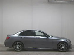 Grau Gebraucht 2020 Mercedes C400 AMG line Limousine | 29.980 € (Etwas zu teuer)