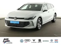 Oryxweiß perlmutteffekt Gebraucht 2025 VW Passat Business Kombi | 37.390 € (Guter Preis)