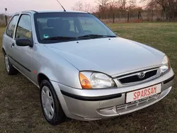 Silber Gebraucht 2002 Mazda 121 Limousine | 1.280 €