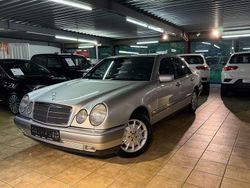 Silber Gebraucht 1998 Mercedes E200 Elegance Limousine | 4.490 € (Etwas zu teuer)