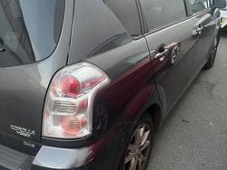 Grau Gebraucht 2008 Toyota Corolla Verso Van / Kleinbus | 2.500 €