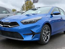Blau Neu 2025 Kia Ceed Spirit Kleinwagen | 27.982 € (Etwas zu teuer)