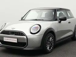 Grau Gebraucht 2024 Mini Cooper Classic Kleinwagen | 24.708 € (Guter Preis)
