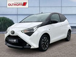 Super (pure) white ii Gebraucht 2021 Toyota Aygo Kleinwagen | 12.870 € (Etwas zu teuer)