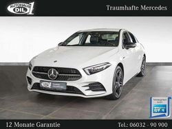 Weiß Gebraucht 2021 Mercedes A250 AMG Limousine | 29.850 € (Fairer Preis)