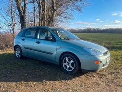 Blau Gebraucht 1999 Ford Focus Ambiente Limousine | 1.099 € (Fairer Preis)
