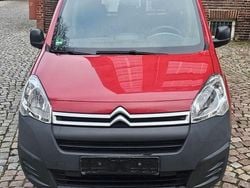 Rot Gebraucht 2017 Citroën Berlingo Live Van / Kleinbus | 8.200 € (Fairer Preis)