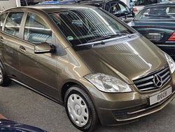 Braun Gebraucht 2011 Mercedes A160 Limousine | 10.000 € (Teuer)