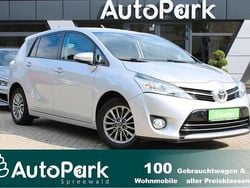 Silber Gebraucht 2017 Toyota Verso Edition Van / Kleinbus | 14.590 € (Fairer Preis)