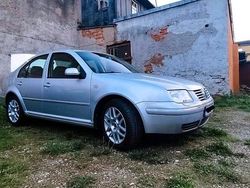 Grau Gebraucht 2003 VW Bora Limousine | 2.500 € (Fairer Preis)