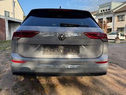 Grau Gebraucht 2021 VW Golf VIII Life Kombi | 22.100 € (Fairer Preis)