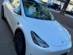 Weiß Gebraucht 2023 Tesla Model Y Performance SUV | 34.900 € (Etwas zu teuer)