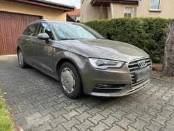 Grau Gebraucht 2015 Audi A3 Sportback Ambiente Kleinwagen | 11.990 € (Guter Preis)