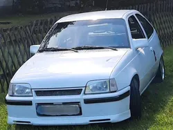 Weiß Gebraucht 1990 Opel Kadett Kleinwagen | 6.000 €