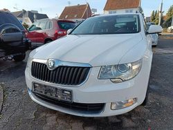 Weiß Gebraucht 2013 Skoda Superb Kombi | 3.950 € (Superpreis)