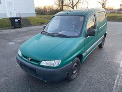 Grün Gebraucht 2000 Peugeot Partner Van / Kleinbus | 1.799 €