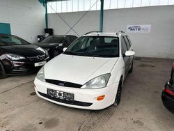 Weiß Gebraucht 2001 Ford Focus Kombi | 480 € (Fairer Preis)