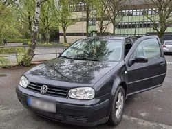 Schwarz Gebraucht 2002 VW Golf IV Kleinwagen | 1.000 € (Guter Preis)
