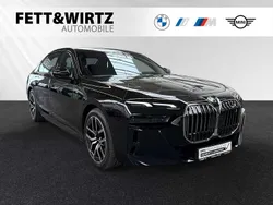Saphirschwarz Gebraucht 2024 BMW i7 M Sport Limousine | 83.390 € (Teuer)