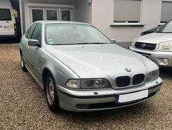 Silber Gebraucht 1997 BMW 520 Limousine | 2.600 € (Fairer Preis)